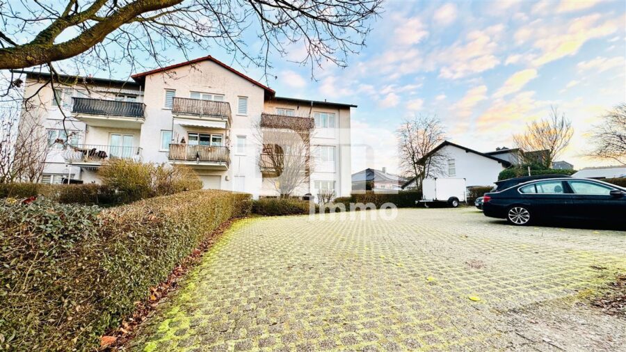 Kompaktes EG Apartment mit Terrasse, Kellerraum und KFZ Stellplatz - Zufahrt PKW Stellplätze